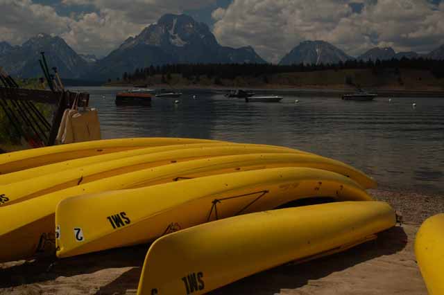 canoes on water's edge at Signal Mtn Lodge